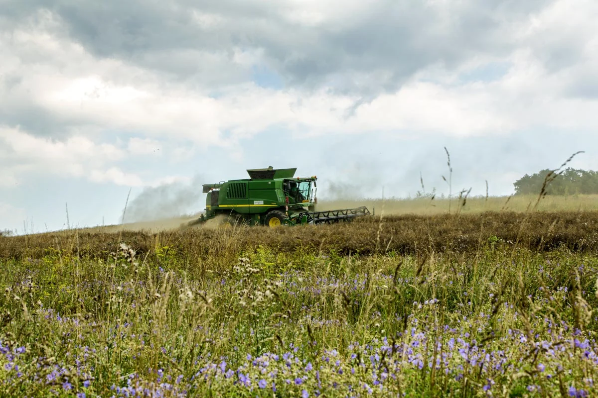 Poľnohospodárska technika a práce na farme