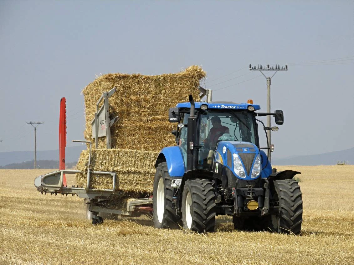 Poľnohospodárska technika a práce na farme